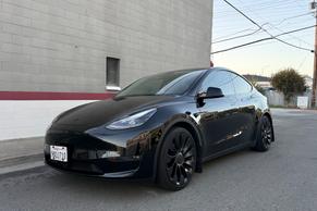 Tesla Model Y 2022 in Burlingame