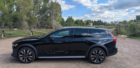 Volvo V60 Cross Country 2023