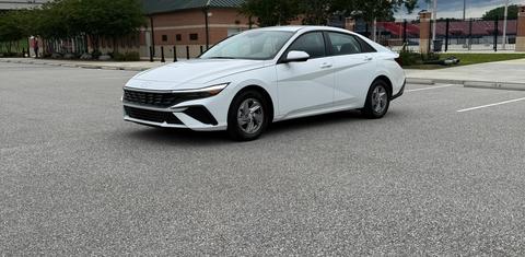 Hyundai Elantra 2025