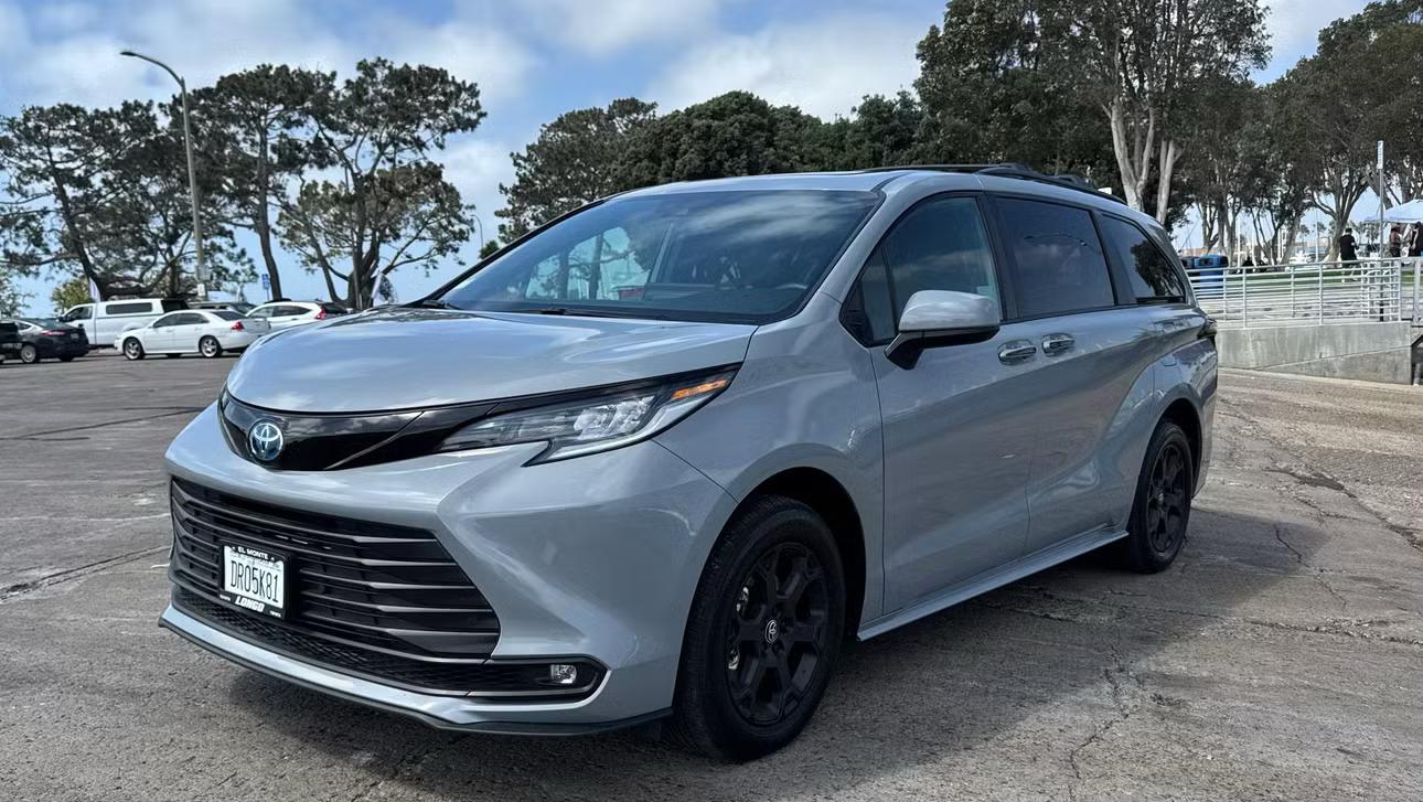 Toyota Sienna 2025 in San Diego, CA