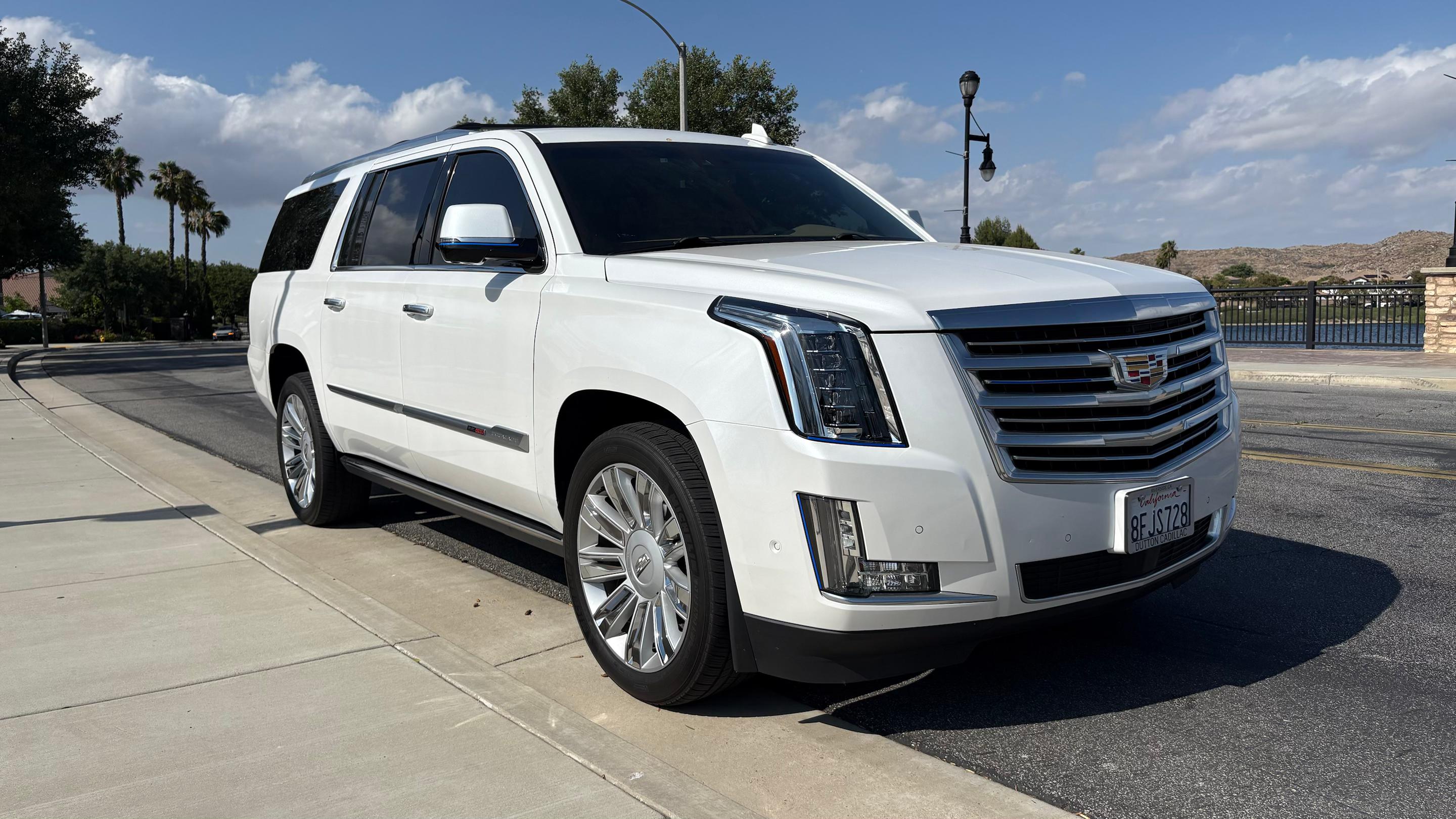 Cadillac Escalade ESV 2018 in 
