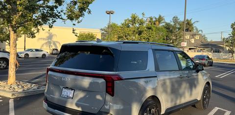 Kia Carnival Hybrid 2026
