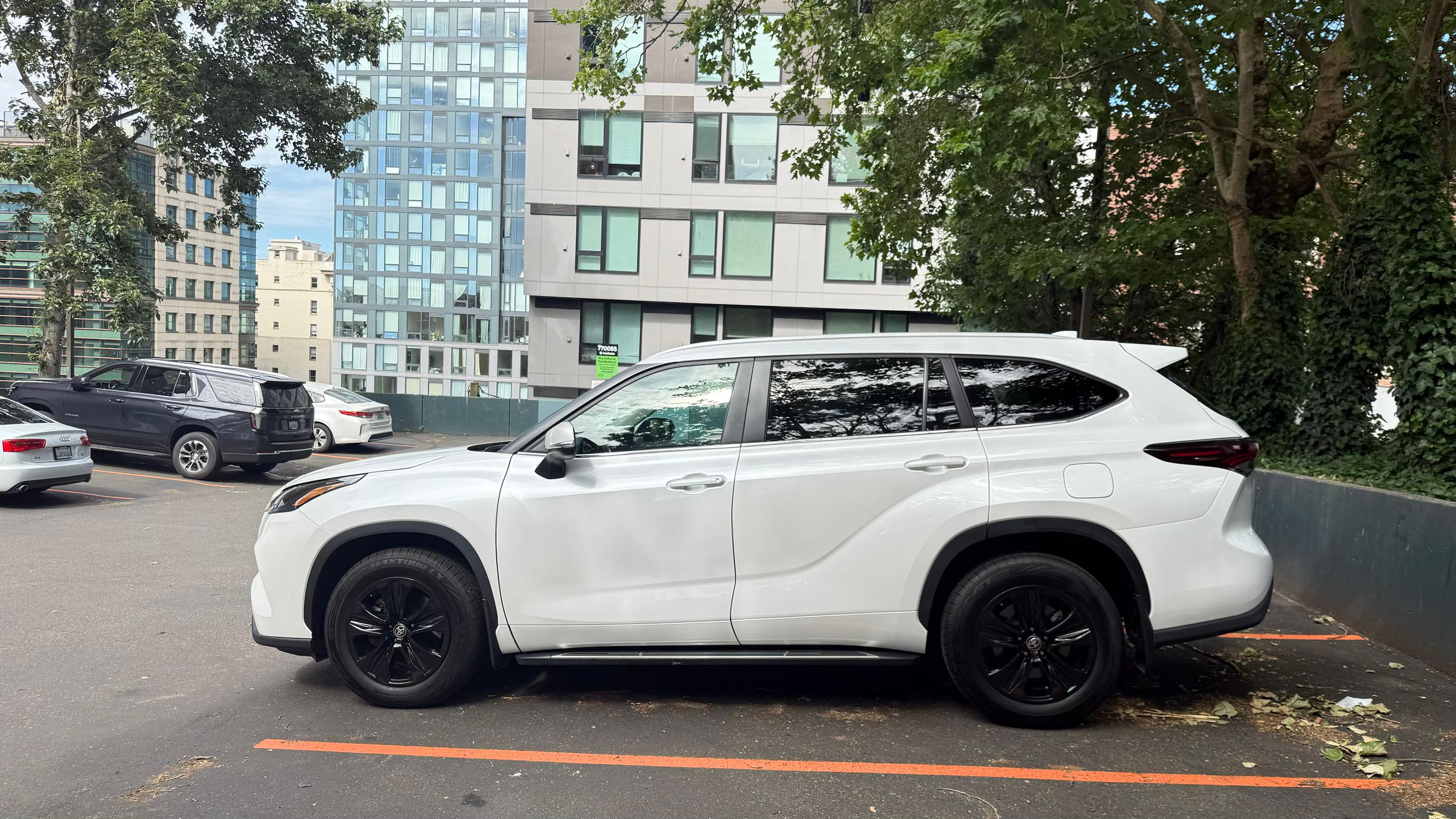 Toyota Highlander 2024 in Seattle, WA