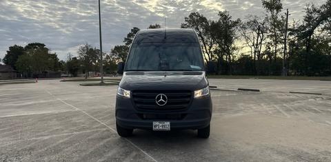Mercedes-Benz Sprinter 2025
