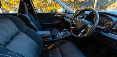 Mitsubishi OUTLANDER 2023