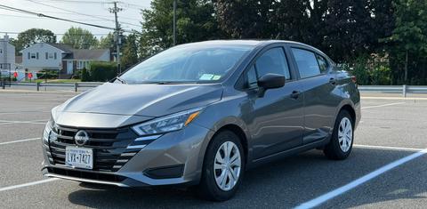 Nissan Versa 2025