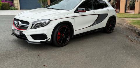 Mercedes-Benz GLA-CLASS 2015