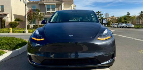 Tesla Model Y 2024
