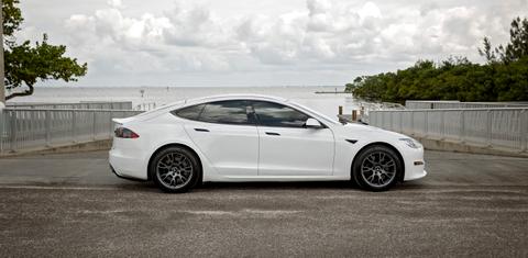 Tesla Model S 2021
