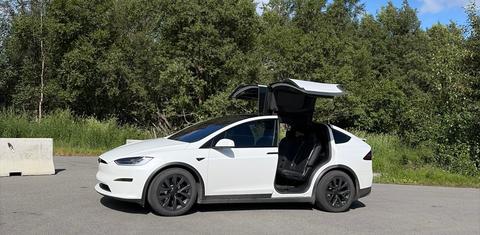 Tesla Model X 2025