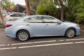 Lexus ES car