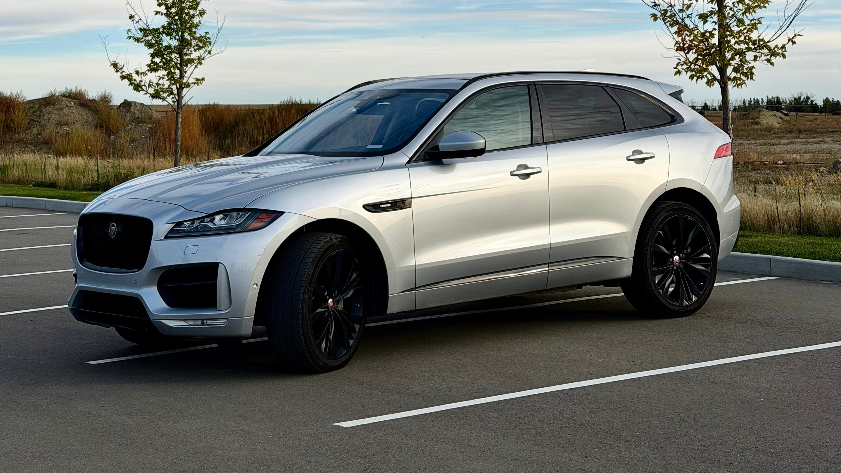 Jaguar F-PACE 2018 in Calgary, AB