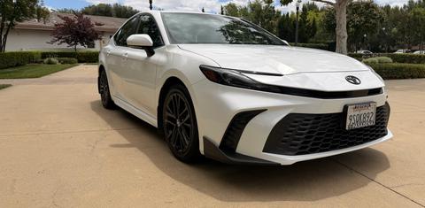 Toyota Camry Hybrid 2025