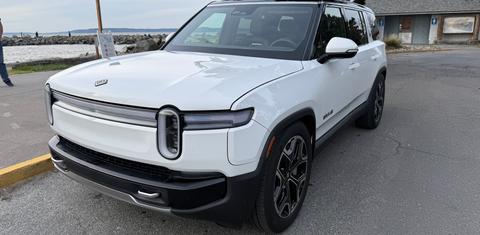 Rivian R1S 2025