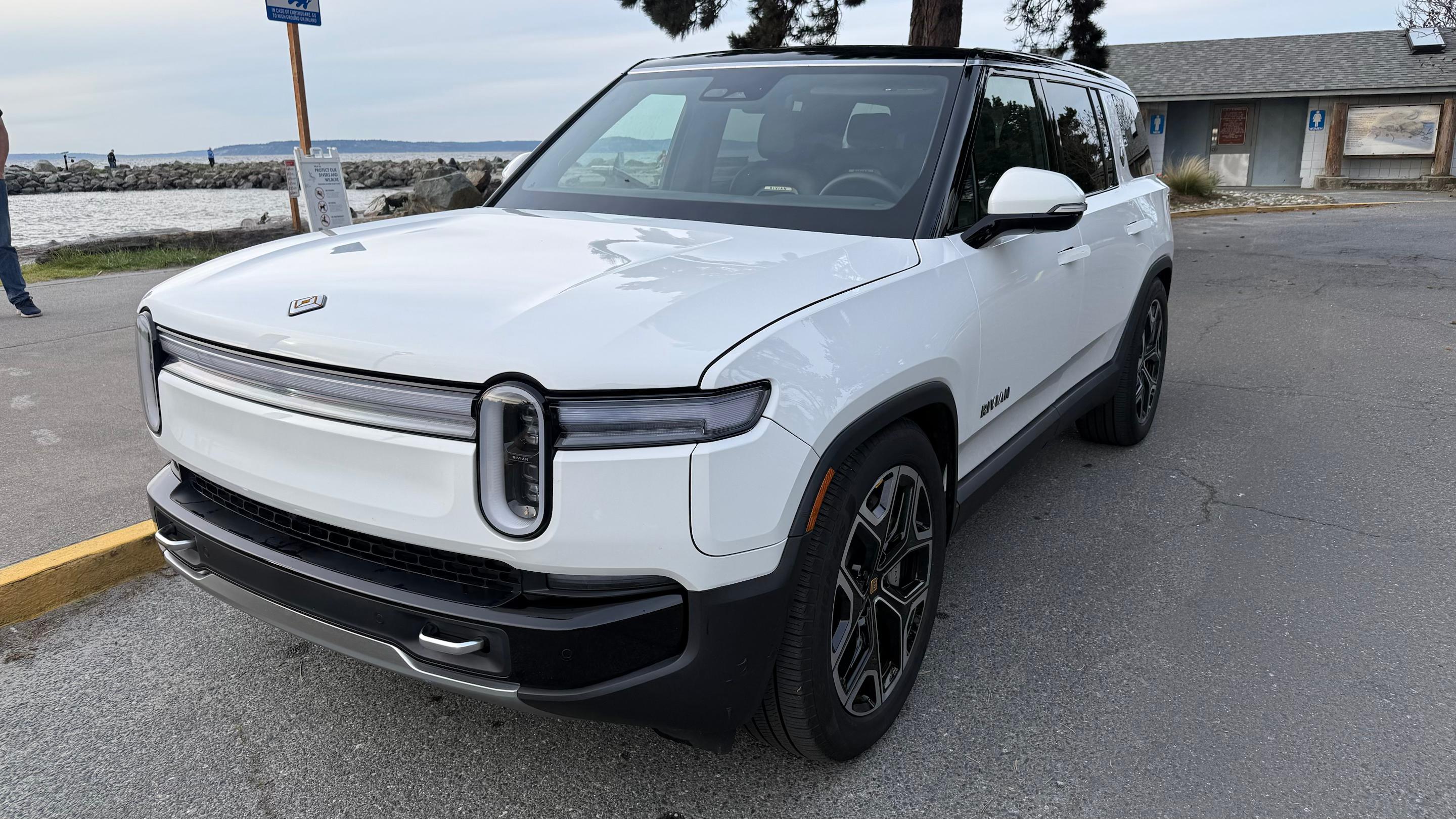 Rivian R1S 2025 in Lake Forest Park, WA