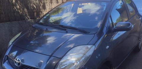 Toyota YARIS 2011