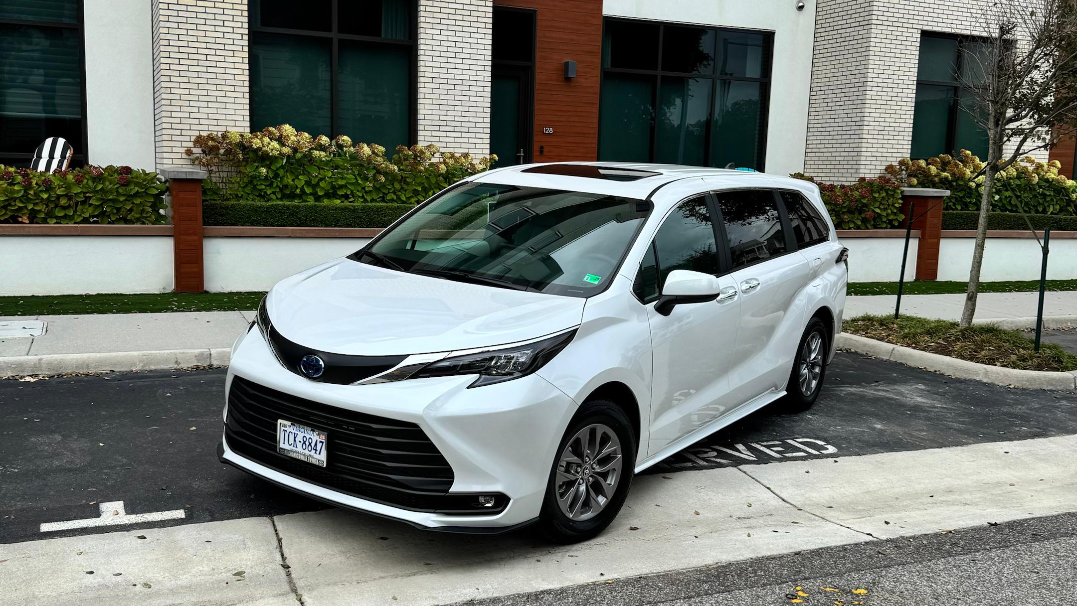 Toyota Sienna 2025 in Virginia Beach, VA