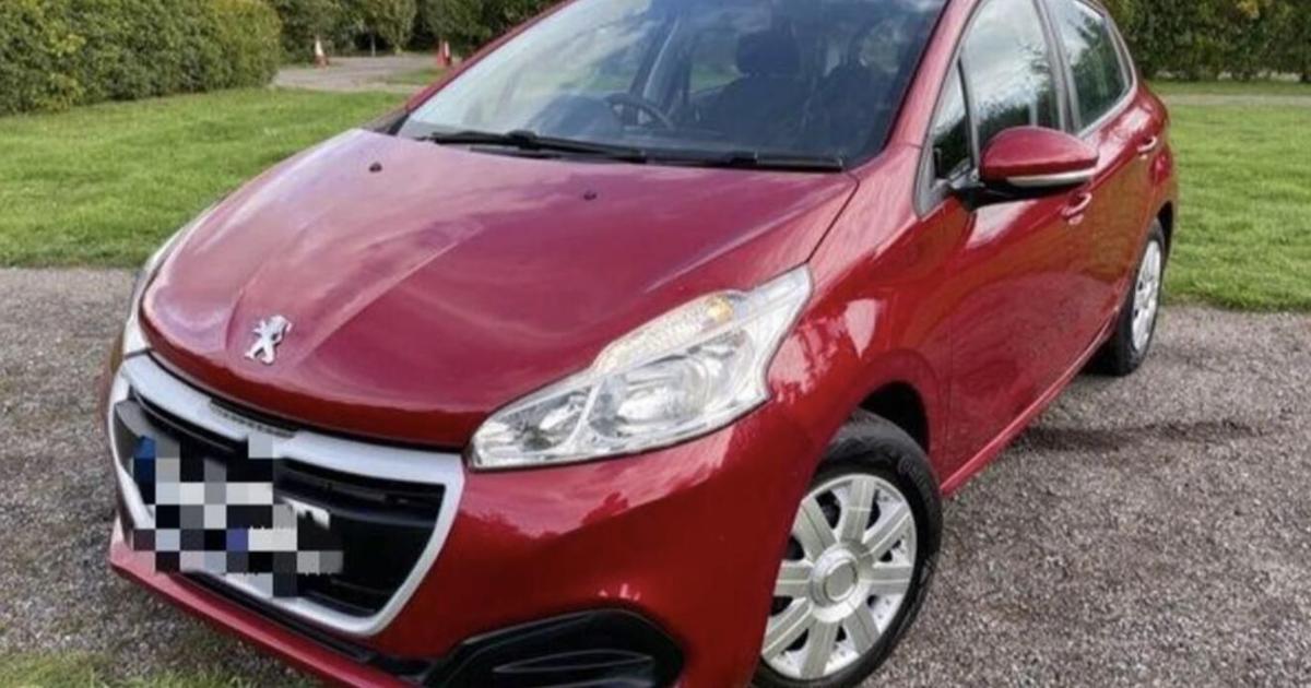 Peugeot 208 2015 rental in Greenhithe, ENGLAND by Junior A. Turo