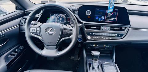 Lexus ES 2022
