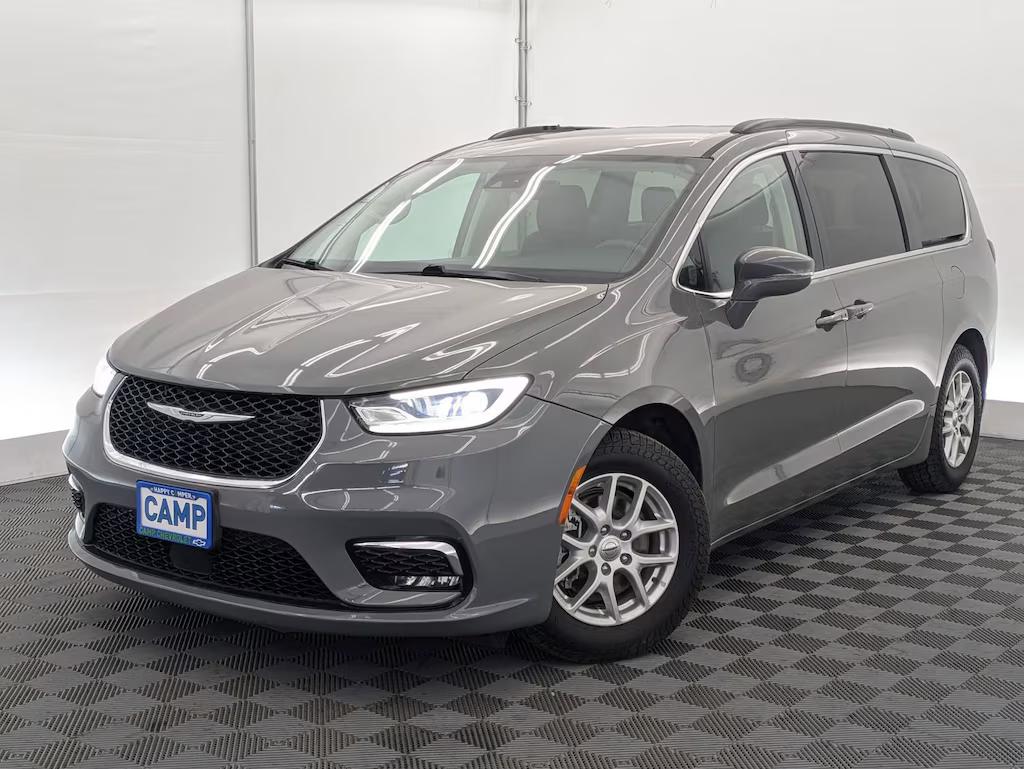 Chrysler Pacifica 2022 in Fairbanks, AK