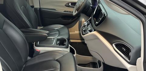 Chrysler Pacifica 2023