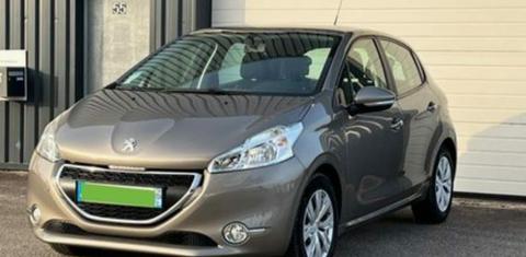 Peugeot 208 2012