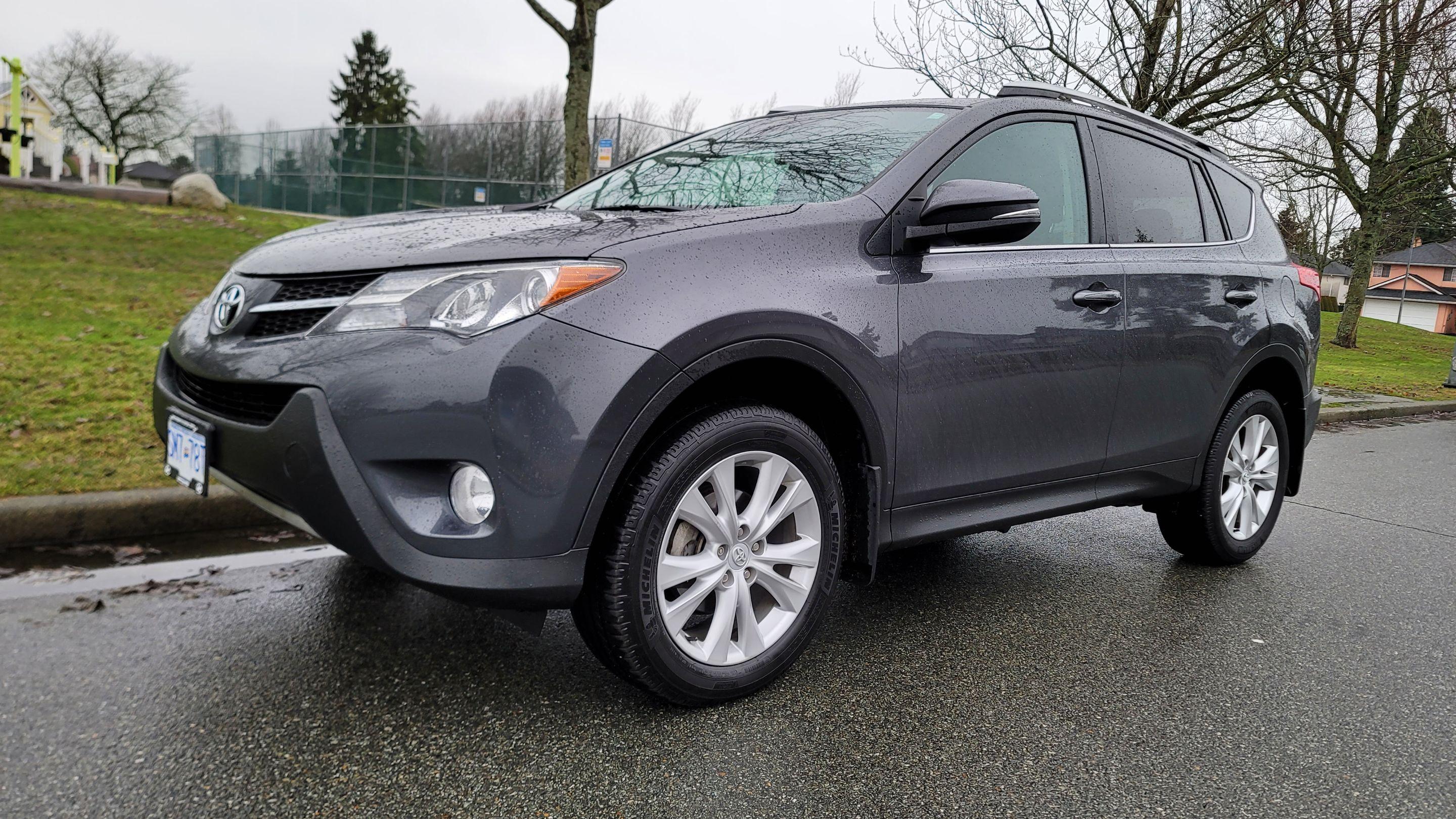 Toyota RAV4 2014 à 