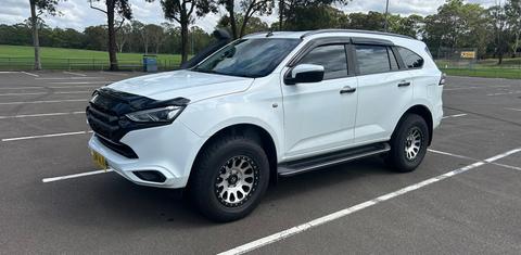 Isuzu MU-X 2022