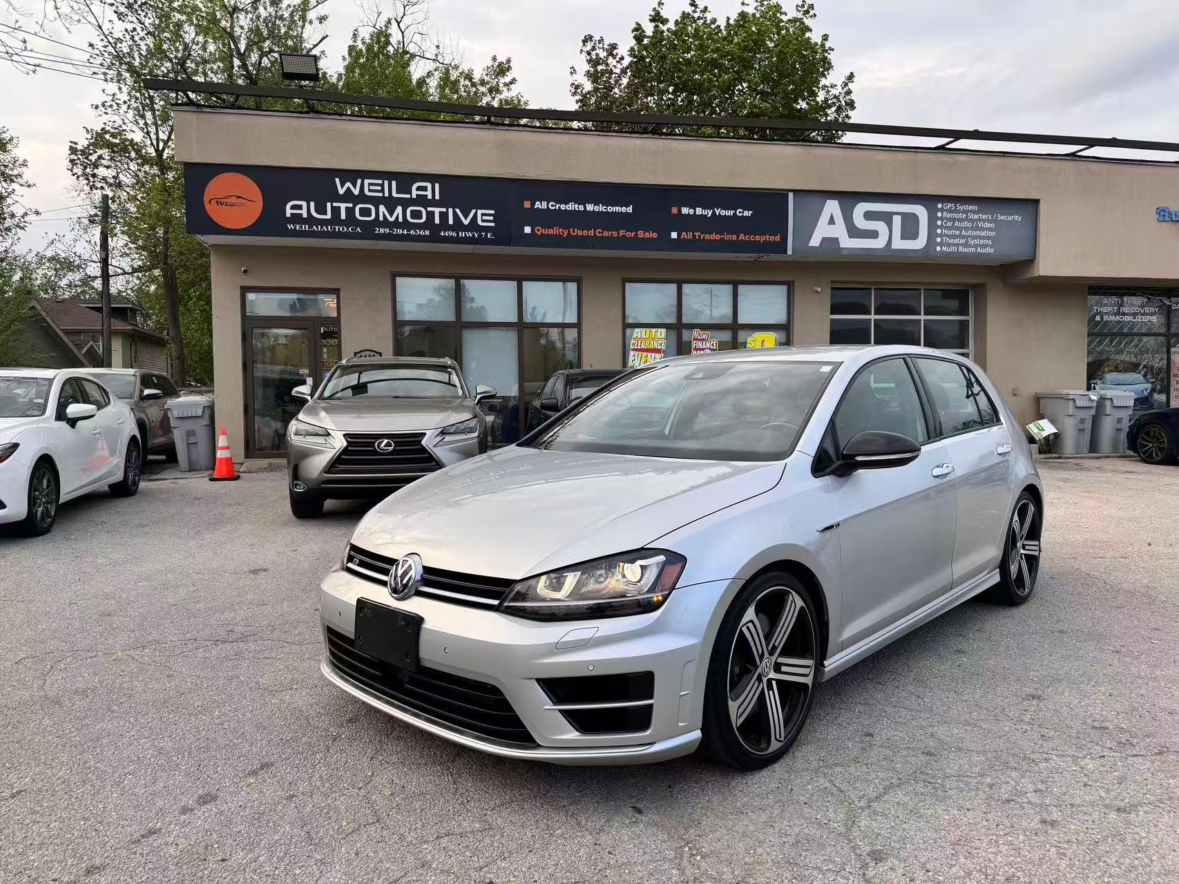 Volkswagen Golf R 2016 in Markham, ON