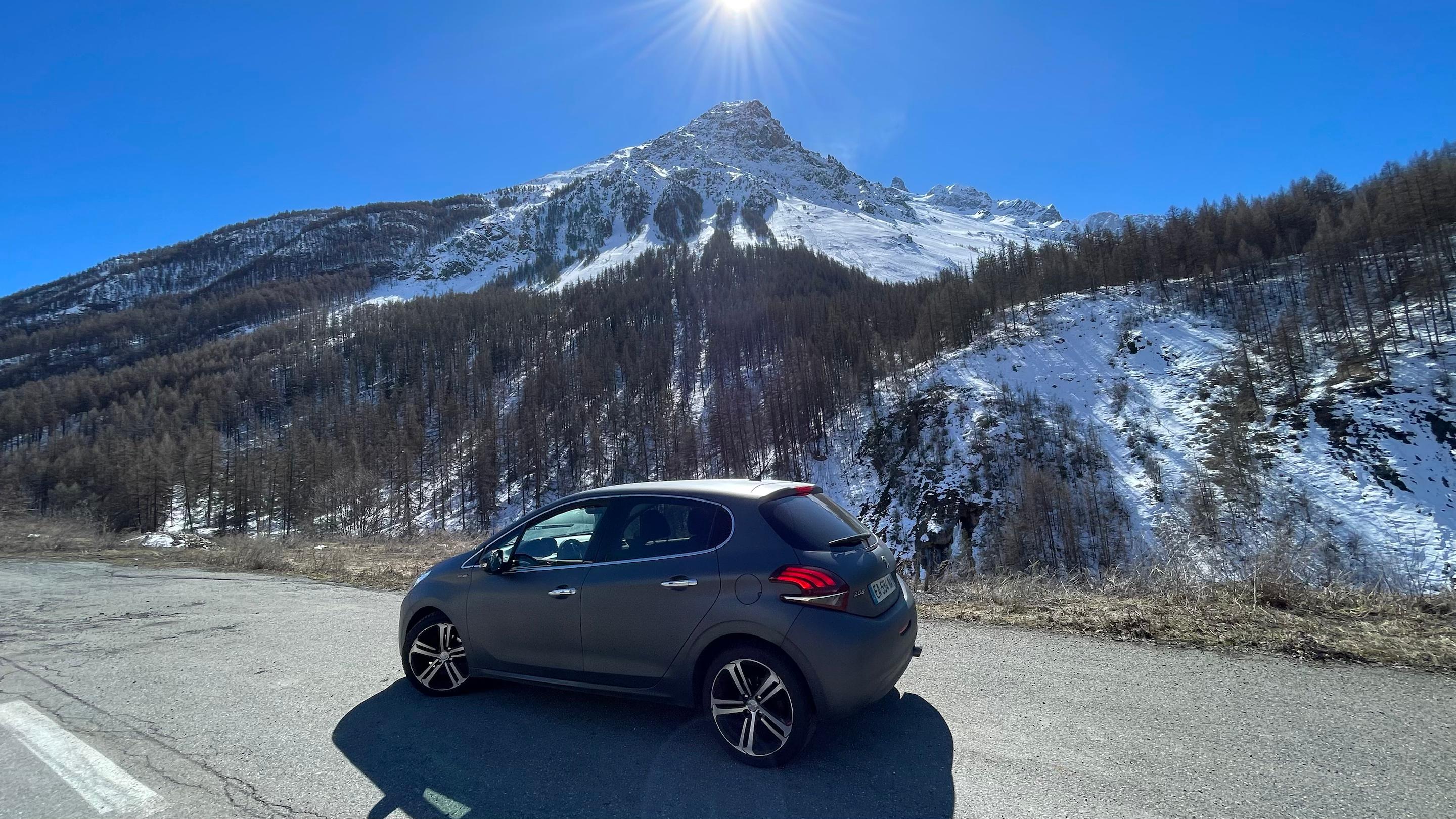 Peugeot 208 2016 in Ajaccio