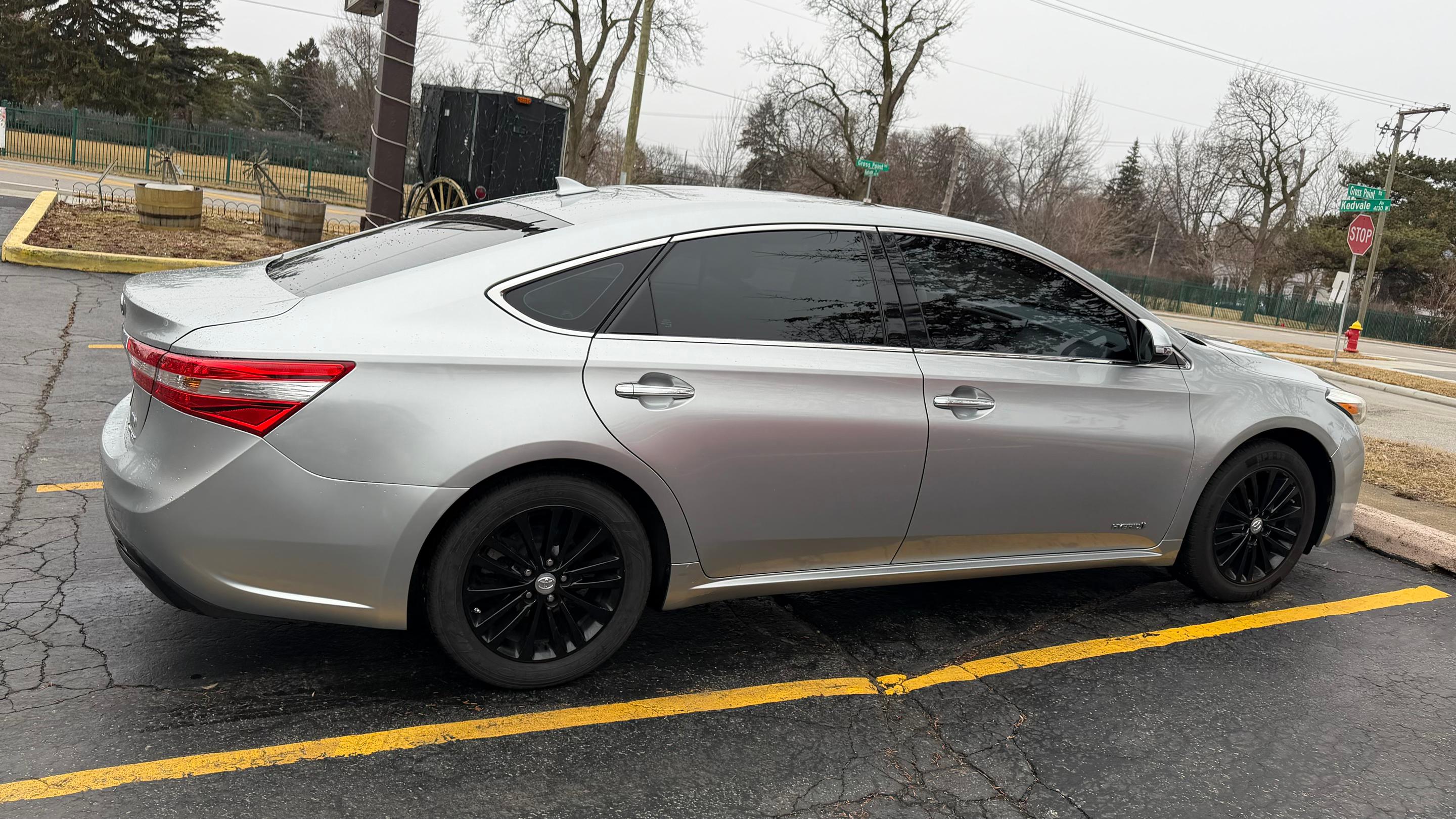 Toyota Avalon Hybrid 2015 in Skokie, IL