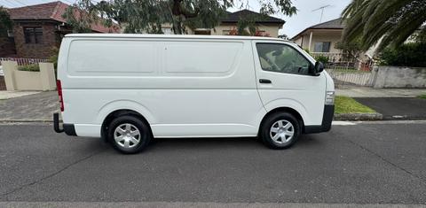 Toyota HIACE 2017