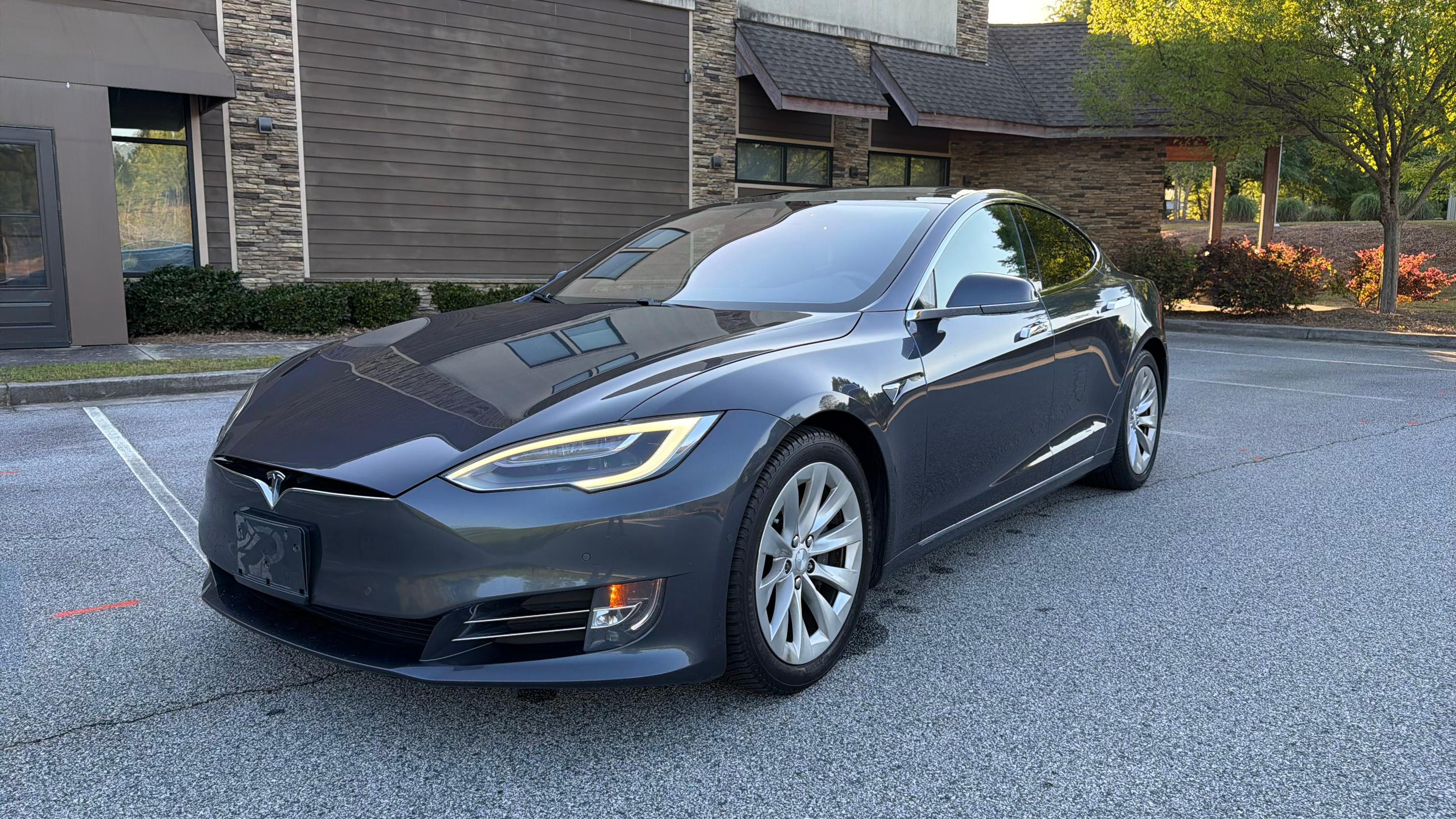 Tesla Model S 2017 in 