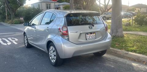 Toyota Prius c 2014