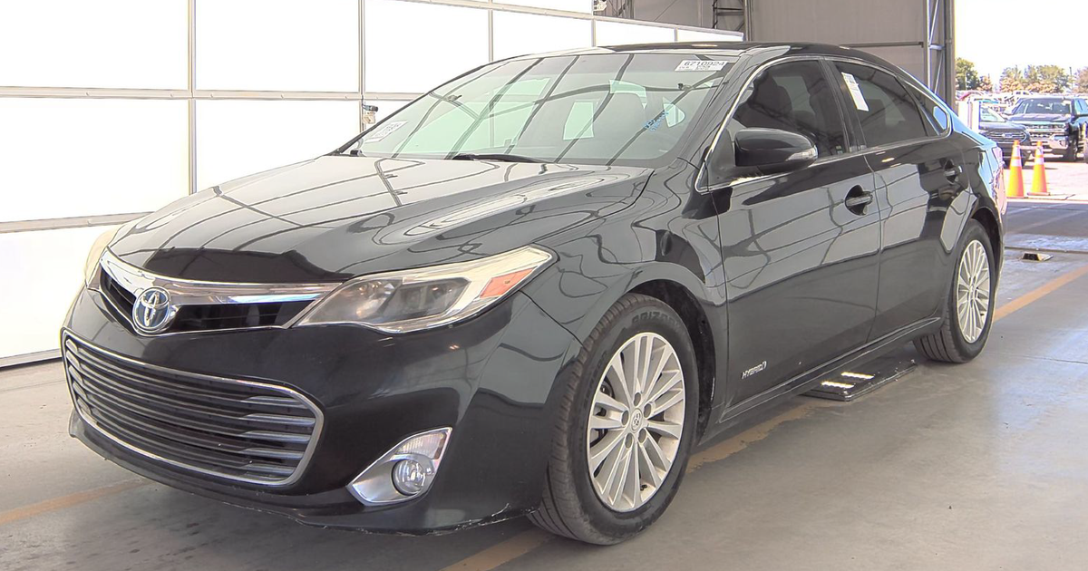 Toyota Avalon Hybrid 2015 rental in New Orleans, LA by Isaac P. Turo