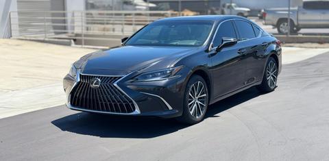 Lexus ES 2025