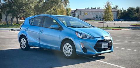 Toyota Prius c 2016