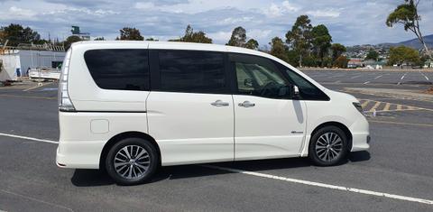 Nissan Serena 2015