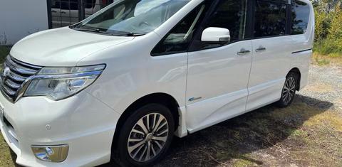 Nissan Serena 2014