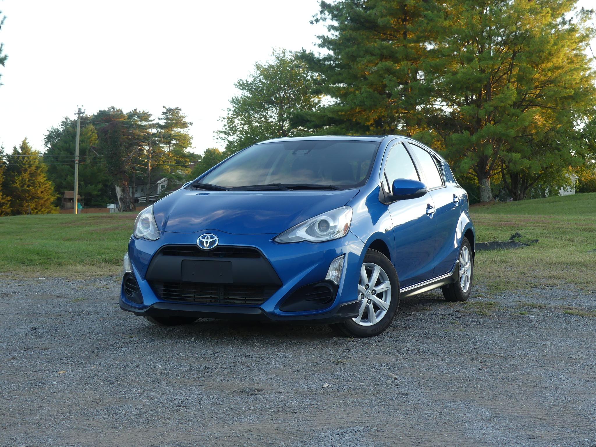 Toyota Prius c 2017 in 