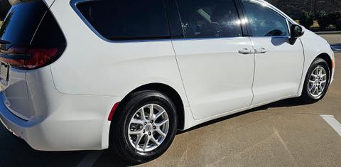 Chrysler Pacifica 2023