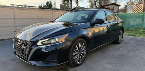 Nissan Altima 2025