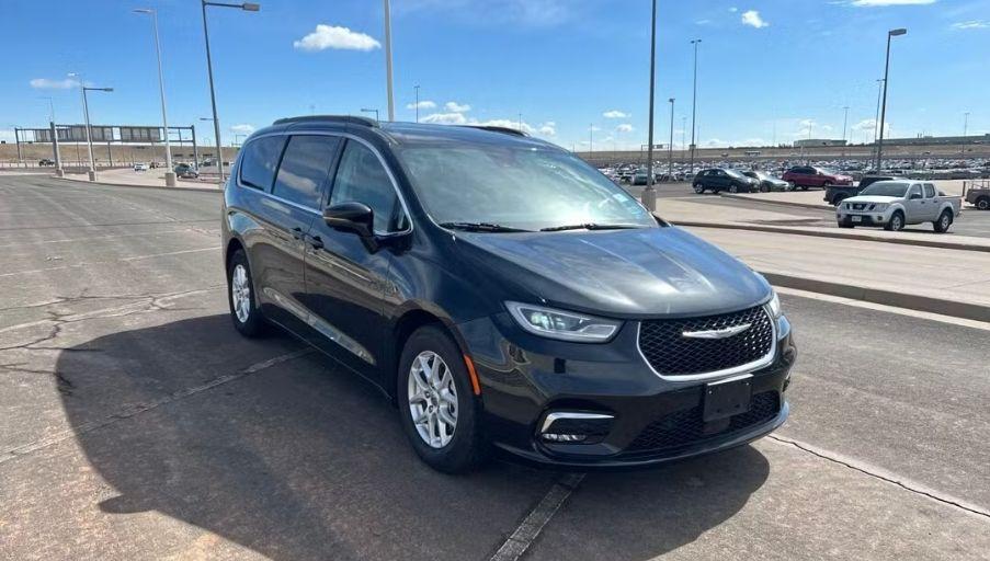 Chrysler Pacifica 2022 in Denver, CO