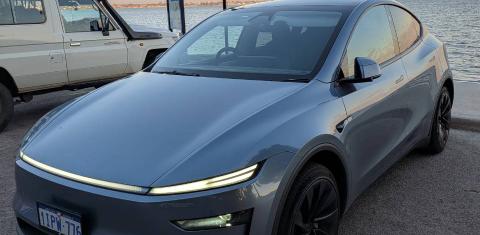 Tesla MODEL Y 2025