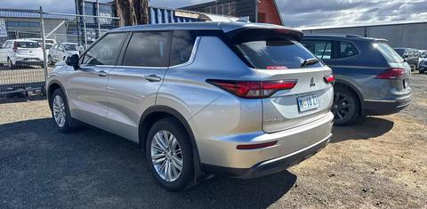 Mitsubishi OUTLANDER 2021