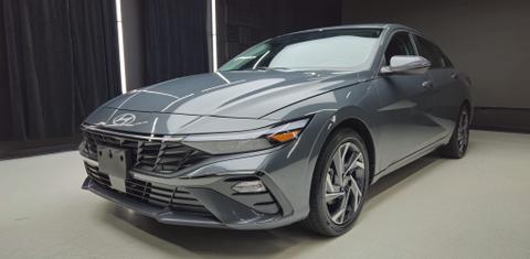 Hyundai Elantra Hybrid 2026