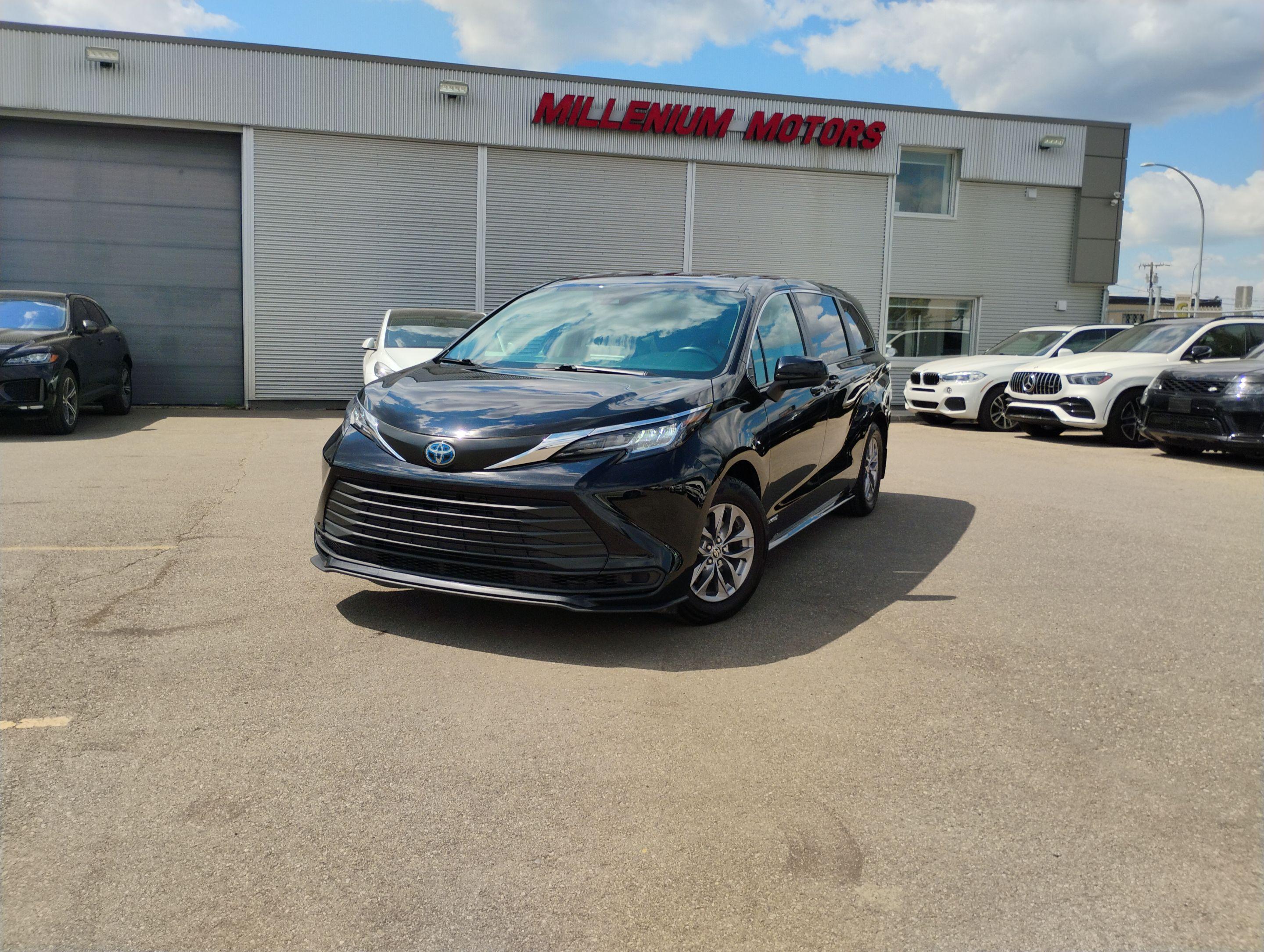 Toyota Sienna 2021 in Calgary, AB