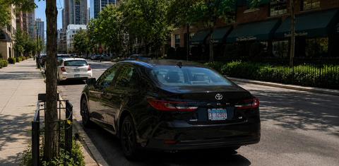 Toyota Camry Hybrid 2025