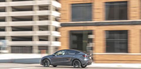 Tesla Model Y 2025