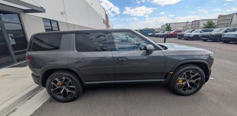 Rivian R2 2027